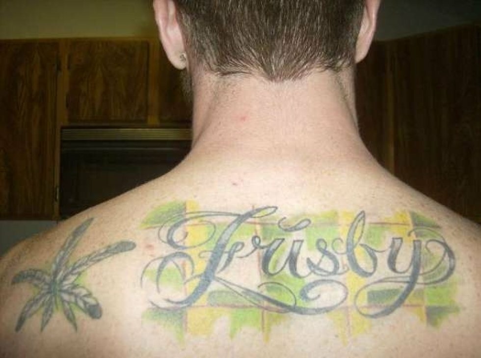 Man skal være stoned for at få sådan en tatovering