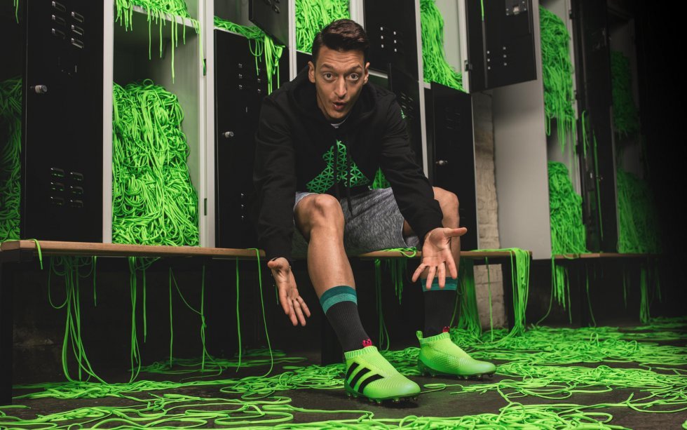 Adidas er klar med snøreløse fodboldstøvler