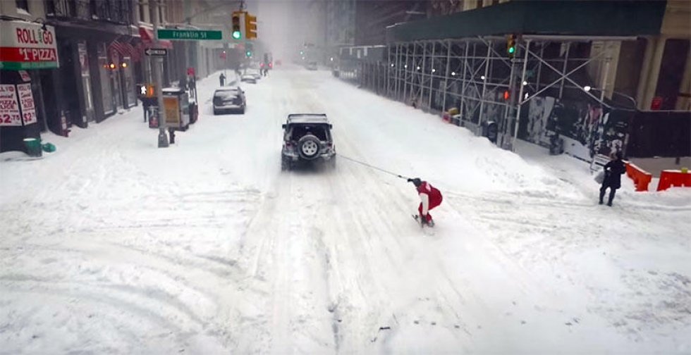 Se Casey Neistat ride New York på snowboard [Video]