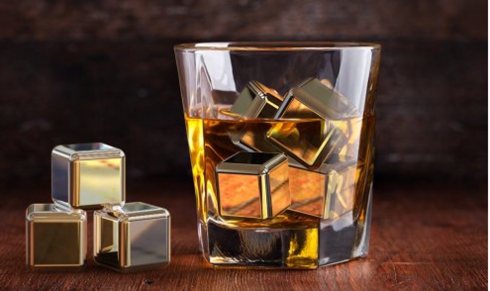 Undgå at udvande din whisky med innovative stål-isterninger