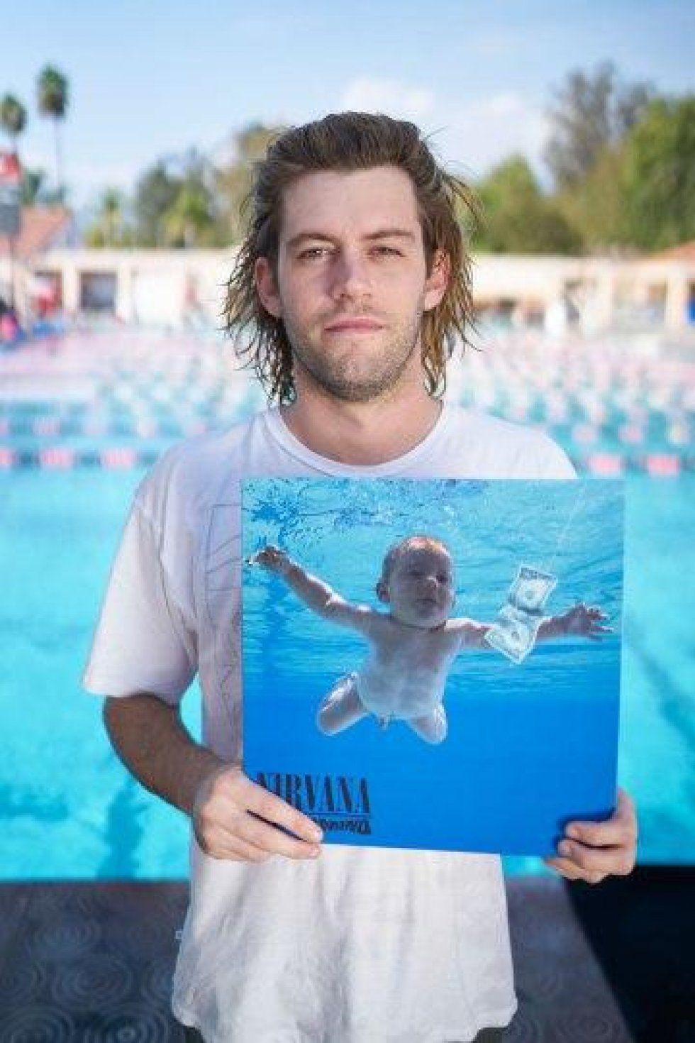 Den nøgne baby fra Nirvanas albumcover til 'Nevermind' er nu 25 år