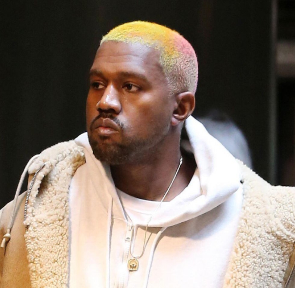 Kanye West har fået ny frisure, internettet flyder over med jokes 