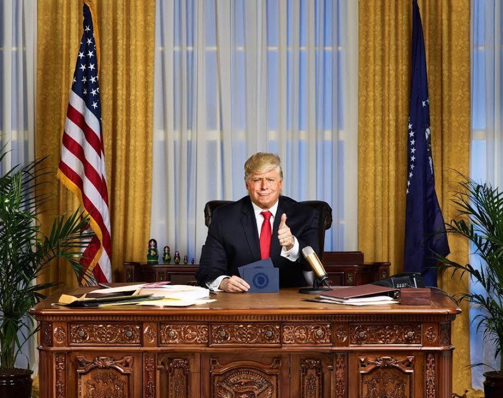 Komiker Anthony Atamanuik imiterer Trump i nyt ugentlig show: The President Show