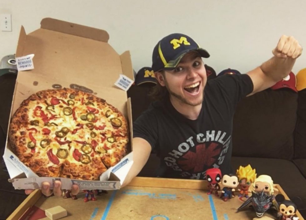 Fyr spiser en hel Domino's pizza hver dag i et år - og taber sig