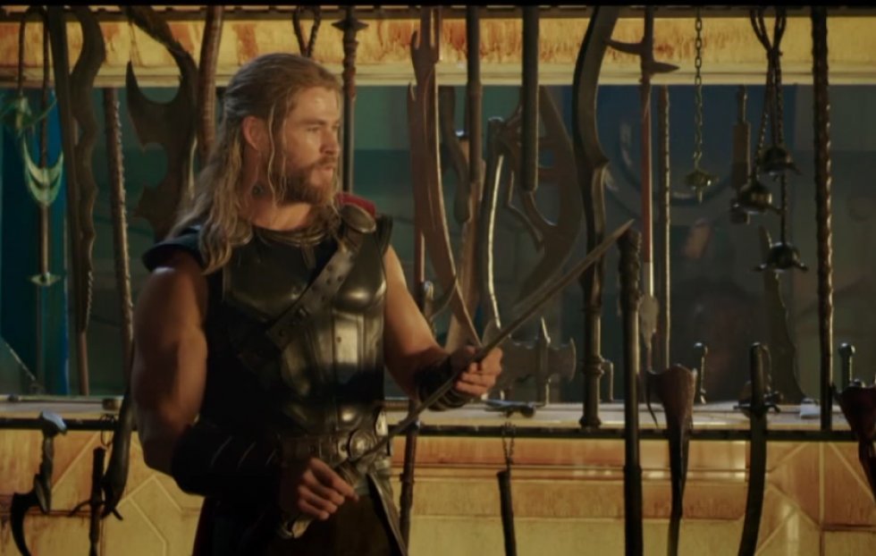 Chris Hemsworth fremviser eksklusivt klip fra Thor Ragnarok på Kimmel-show