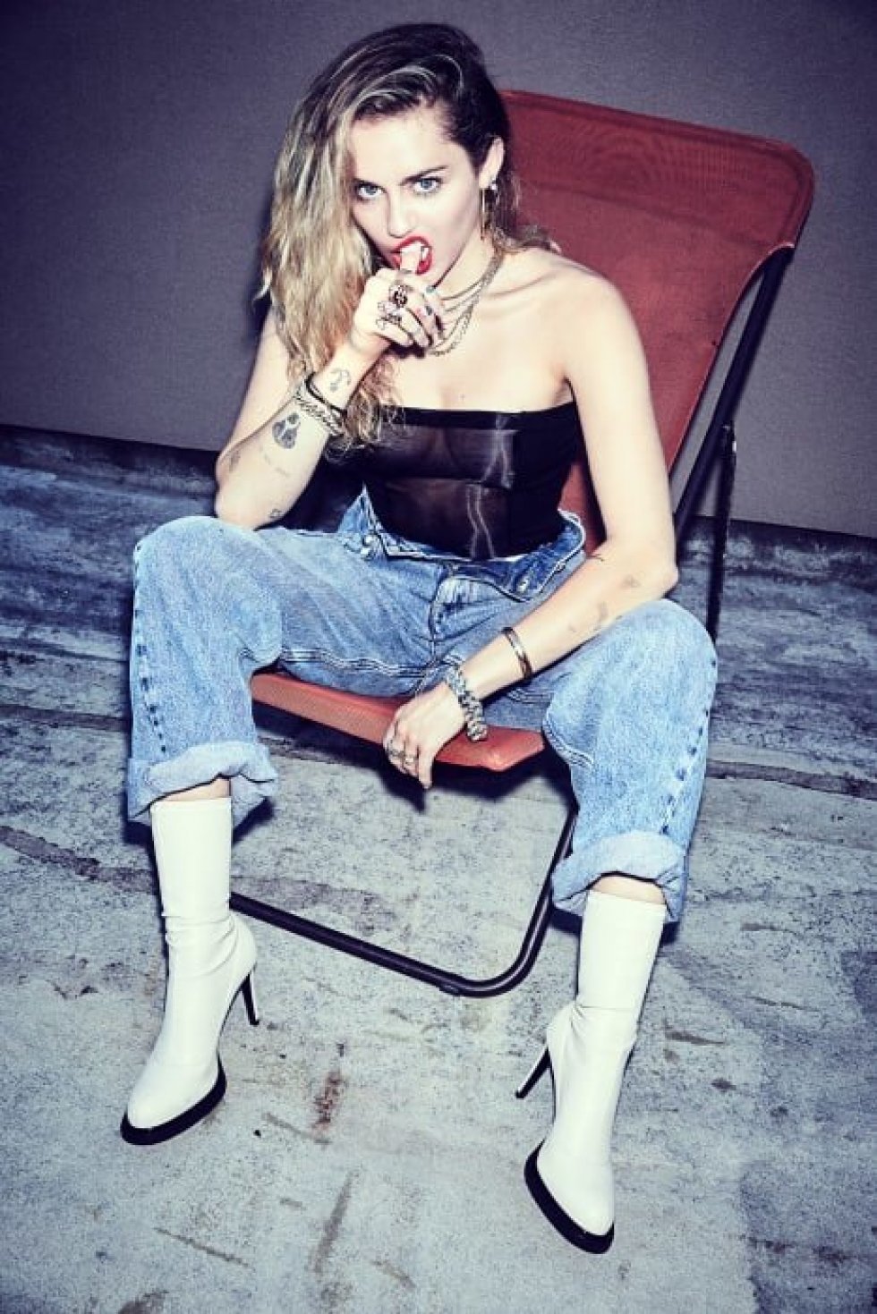 Miley Cyrus og 24 andre kunstnere annonceret til Tinderbox