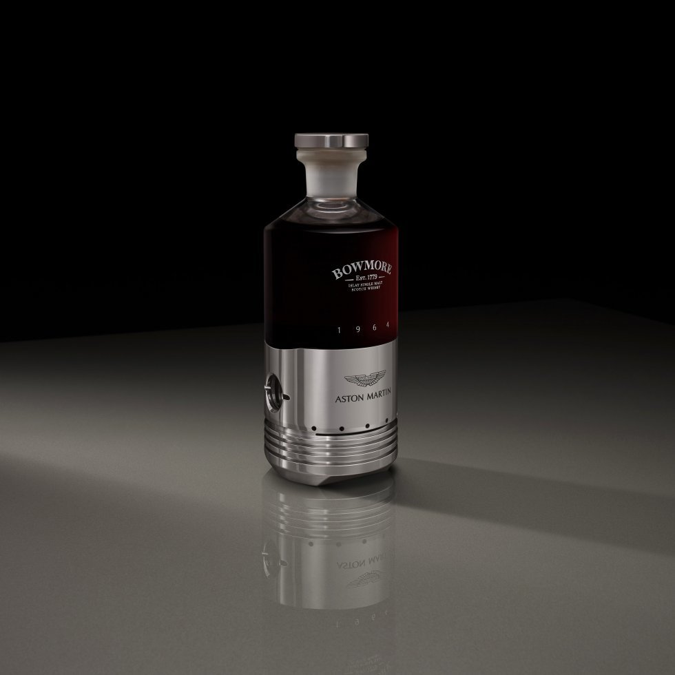 Bowmore og Aston Martin har lavet en eksklusiv whisky der opbevares i et DB5 stempel