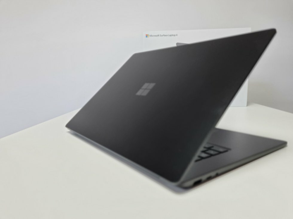 Surface er stadig garant for et stilsikkert design - Test: Microsoft Surface Laptop 4
