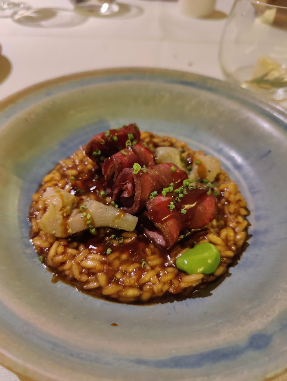 Syndig gris og risotto med husets rødvin! - Rejse-reportage: på magisk kulturgastronomisk eventyr væk fra alfarvejen på Menorca