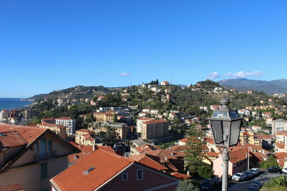 Fantastisk udsigt fra toppen af Imperia. - Rejsereportage: Ligurien - hjertet af Italiens olivenolie-region