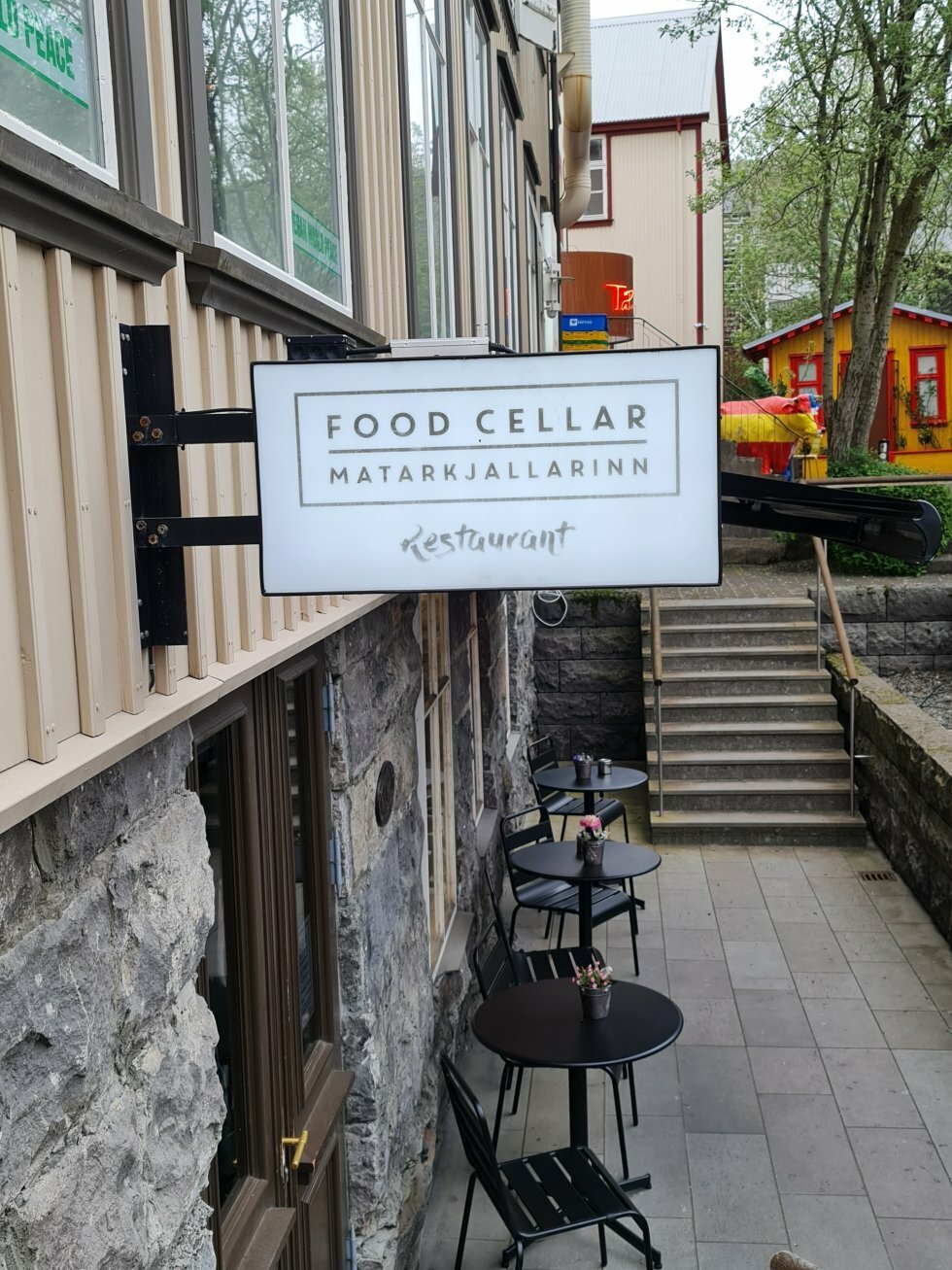 Restaurant Matarkjallarinn. - Rejse-reportage: Stopover-bonusferie på Island
