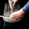Instrument that produces sound in horror movies! - Waterphone: Sådan laves lydeffekterne til gyserfilm