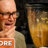 Movie Theater Smoothie - To youtubere laver smoothie af ting, man spiser i biografen
