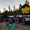 Campinglivet udenfor racerbanen er et kapitel for sig - Rallycross i Sverige er en verden af biler, bajere og benzindampe