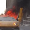Lamborghini Aventador SV bryder i brand, mens ejeren poserer for et selfie