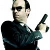 14) Agent Smith Ses i filmen..?  The Matrix(1999) Hvorfor..?  Velklædt psykopat på jagt efter manden, som skal redde verden fra robotterne. Kloner og formerer sig selv som rotter og et par hundrede af denne hårdtslående solbrille-gut i en slåskamp er ikke noget at råbe hurra for!  - De ondeste bad-guys