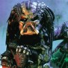 5) Predator Ses i filmen..?  Predator(1987) Hvorfor..?  Overpumpet dræbermaskine af en alien, som samler på trofæer i form af menneskelige kranier. Får selv nedslagtet nogle af de mest hårdføre lejesoldater, og giver næsten (kun næsten!) Schwarzenegger kamp til stregen. - De ondeste bad-guys