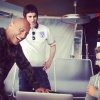 Sasha Baron Cohen viser sexscene fra sin nye film til The Rock og Zac Efron