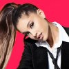 Ariana Grande imiterer 5 store sangerinder til perfektion 