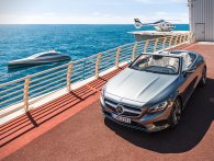Mercedes-Benz imponerer med luksus yacht og helikopter