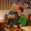 Netflix nye komedieserie 'Easy' byder på Malin Akerman, Emily Ratajkowski og Orlando Bloom