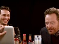 James Franco og Bryan Cranston spiser hot-wings og snakker om tiden før de blev kendte
