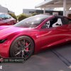 Jay Leno får en tur i Tesla Roadster 2020