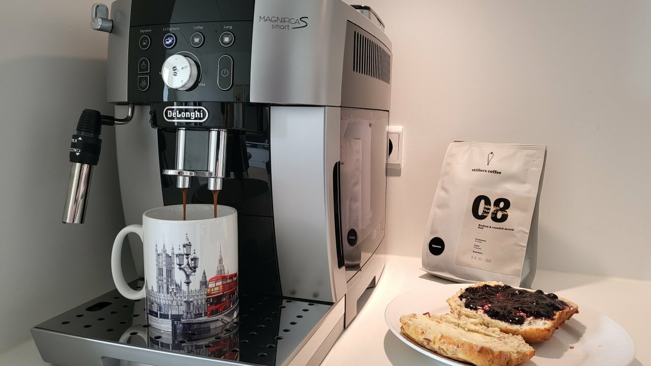 Plakater sammen våben Test: De'Longhi Magnifica S Smart ECAM250 - En fuldautomatisk kaffemaskine  på budget | Connery