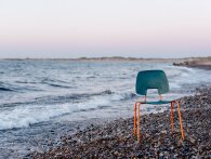 Danske møbeldesignere afslører et nyt tech-baseret system - og en stol der er lavet af fadølsbeholdere