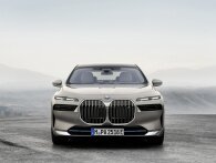 BMW i7 lander med 544 elheste og indbygget 8K privatbiograf