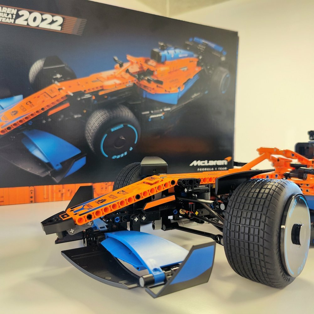 bygger: Lego Technic McLaren Formula 1 Car (42141) | Connery