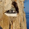 Cova d'en Xoroi på klippen. - Rejse-reportage: på magisk kulturgastronomisk eventyr væk fra alfarvejen på Menorca