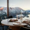 The Bolder - TheBolder.com - Få den vildeste udsigt over Norges Lysefjord fra de arkitekttegnede The Bolder-hytter