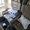 Komfortable luksus-sæder på Icelandair Saga Class.  - Rejse-reportage: Stopover-bonusferie på Island
