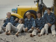 Første trailer til The Beach Boys fortæller bandets storslåede historie