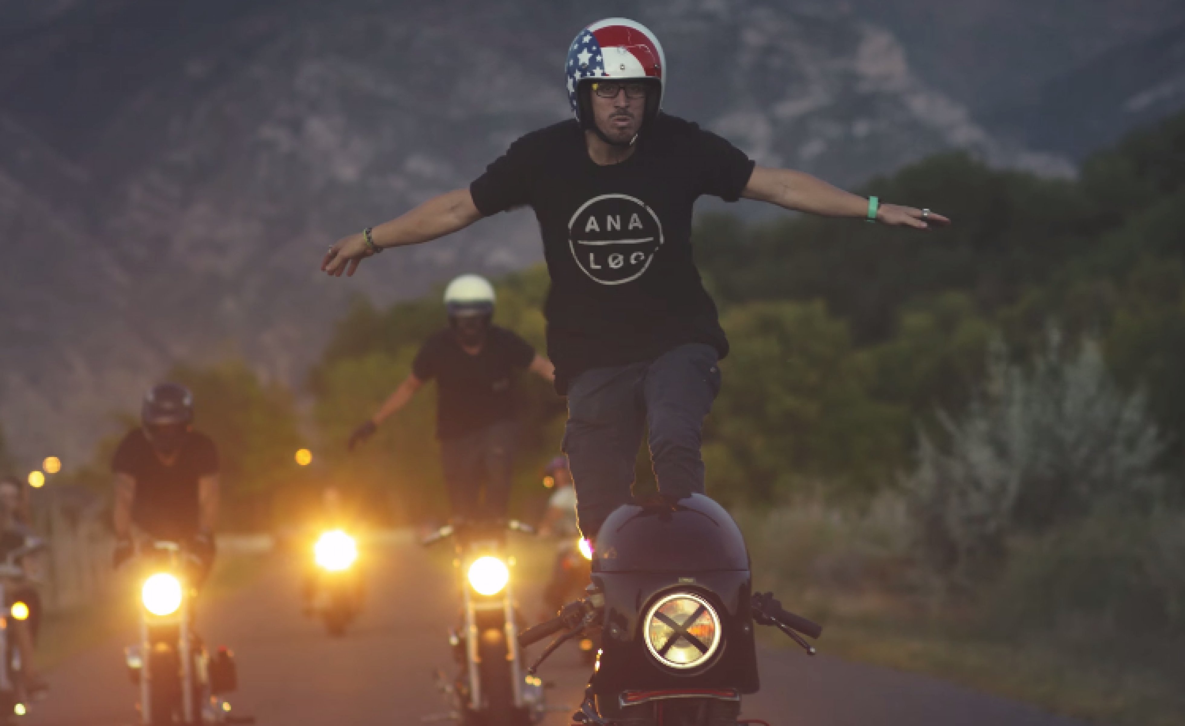 Adrenalin-junkies: Motorcykel-surfing i USA | Connery