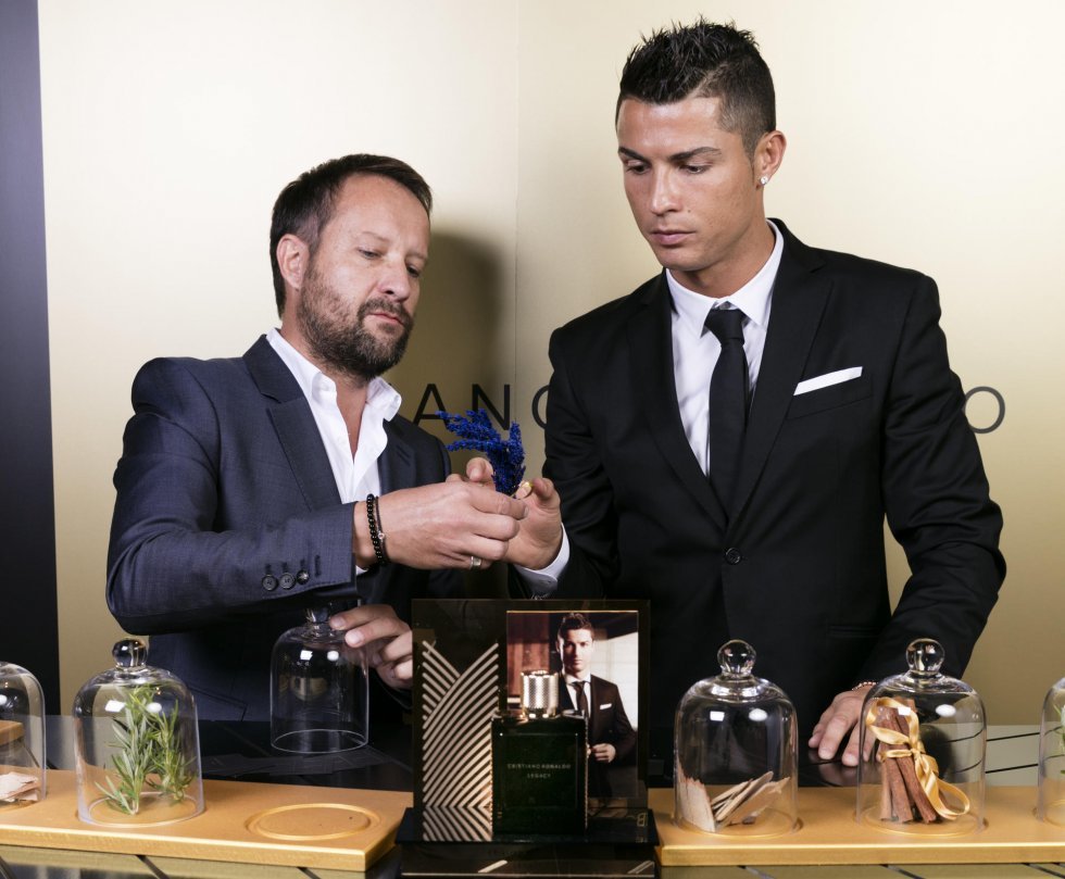 Cristiano Ronaldo havde lanceringsfest for sin nye parfume i Madrid, og selvfølgelig var der tonsvis af modeller til festen