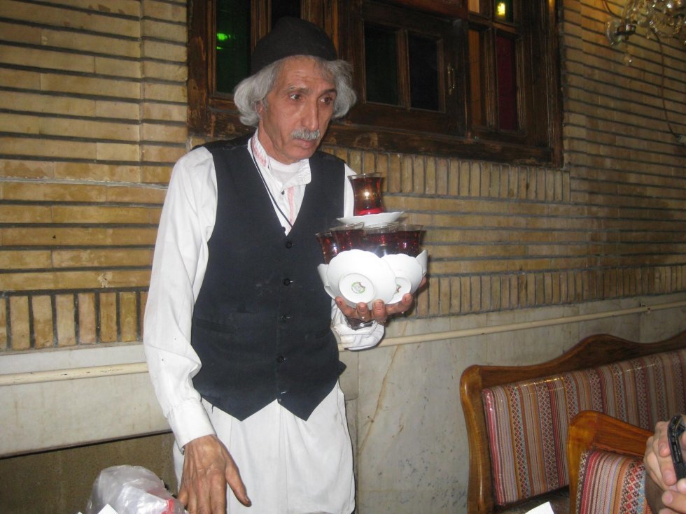 Thé og vandpibe blev serveret hele døgnet - Skiløb i præstestyrets hjemland Iran