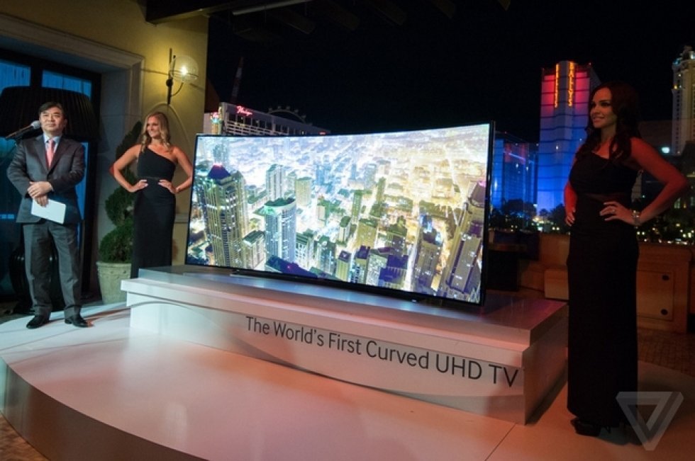 Samsung 105" Curved UHD! - CES 2014 1: Selvkørende Audi og vilde 4K skærme!