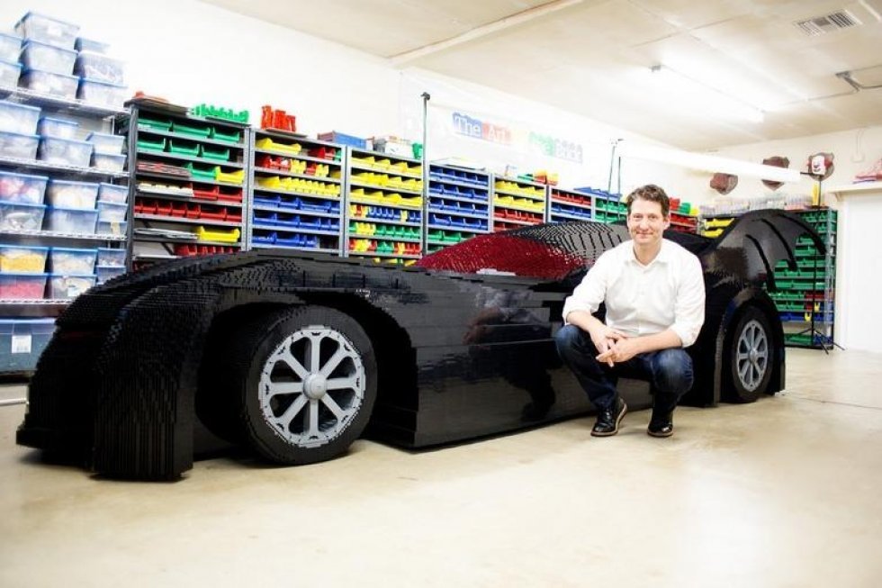 Lego Master Builder, Nathan Sawaya, har skabt en LEGO-Batmobil 1:1