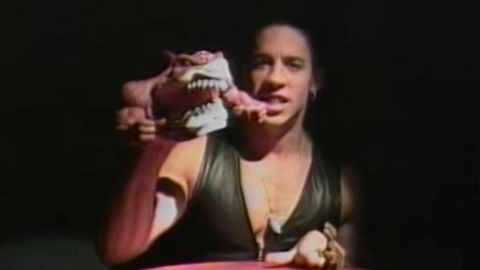 1994: Vin Diesel reklamerer for actionfigurer