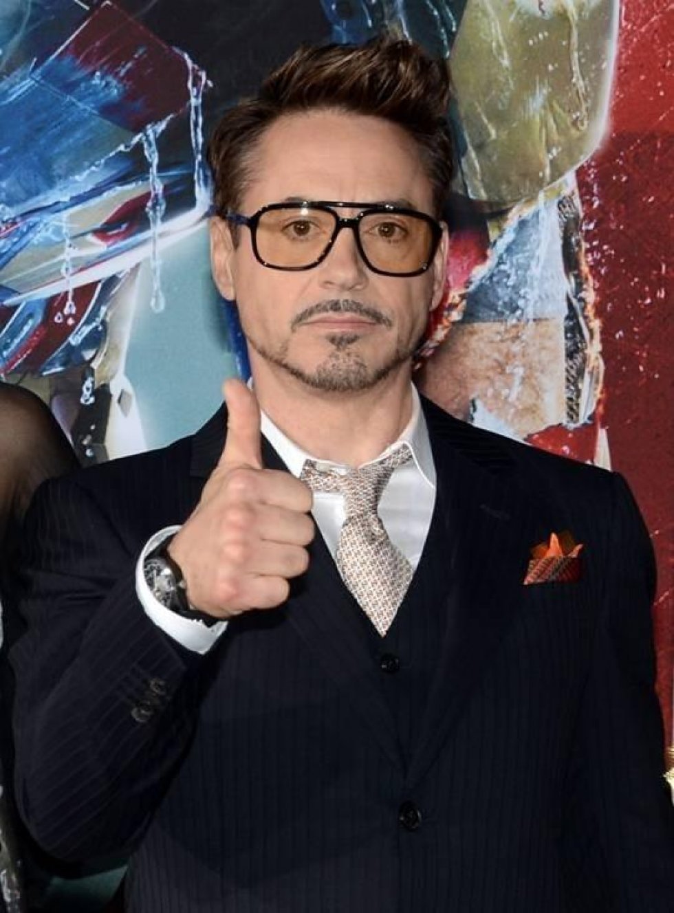 Robert Downey Jr. fremviser ursamlingen