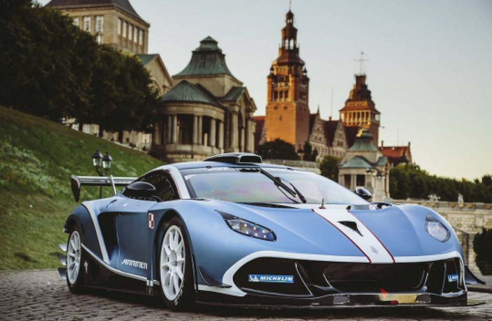 Den polske superbil Arrinera Hussayra GT er ved at være klar til banen