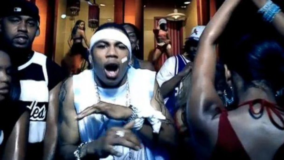 Hjælp sangeren Nelly med sin skattegæld ved at streame Hot in Herre