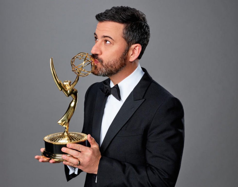 Se: Jimmy Kimmels intro + åbningstale til Emmy Awards