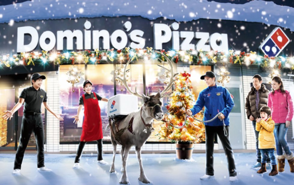 Video-update fra Domino's i Japan, der er ved at træne et rensdyr til pizzalevering