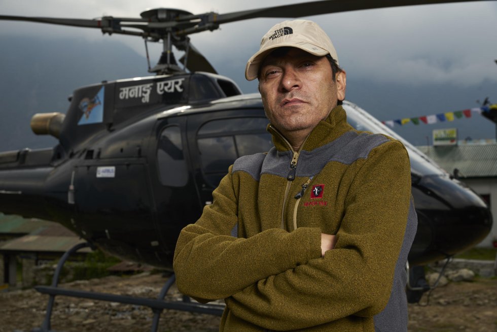 Interview: De største farer ved at være flyve redningshelikopter i Himalaya