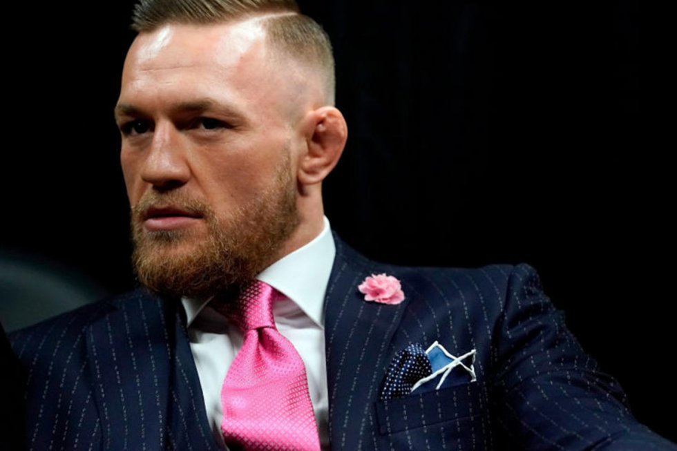 Conor McGregors famøse 'fuck you'-jakkesæt kan nu købes af alle