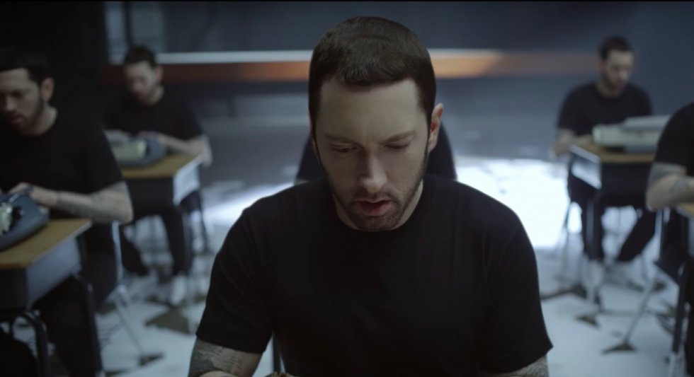 Eminem teaser musikvideoen til Walk on Water