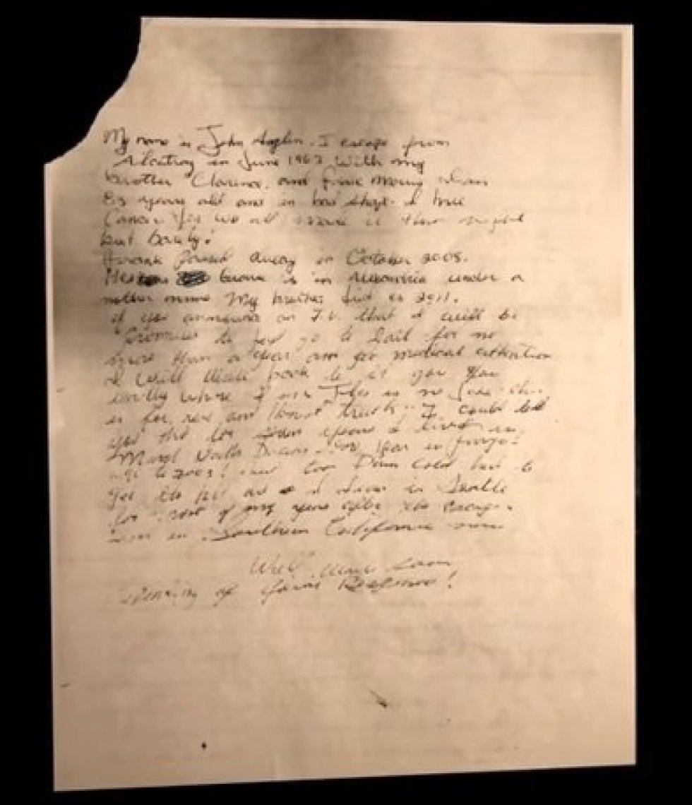 Den famøse flugt fra Alcatraz bekræftet - fangen har sendt et brev ti FBI om, at han er i live